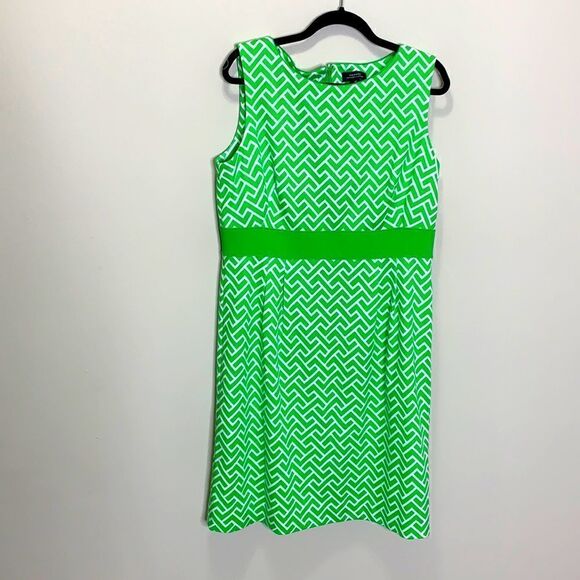 Tahari Arthur S Levine size 14 green dress (D1) - Picture 1 of 8